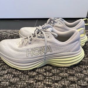 HOKA women’s size 9.5 Bondi 8